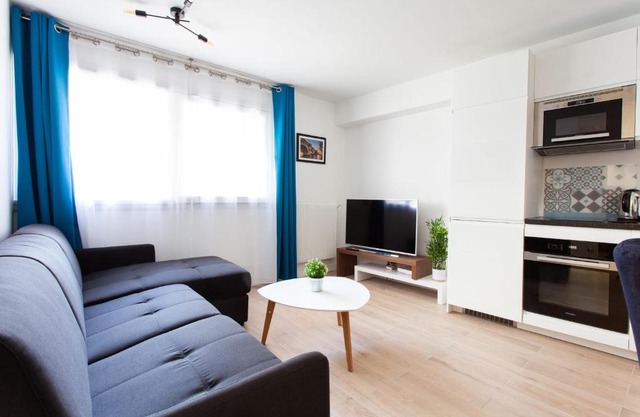 Splendid bright apt near MENILMONTANT