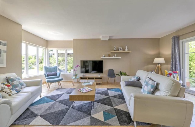 Standing Villa Magny