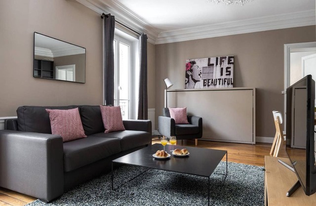 Steps from La Seine in the Latin Quarter - Stylish and Spacious 1BR