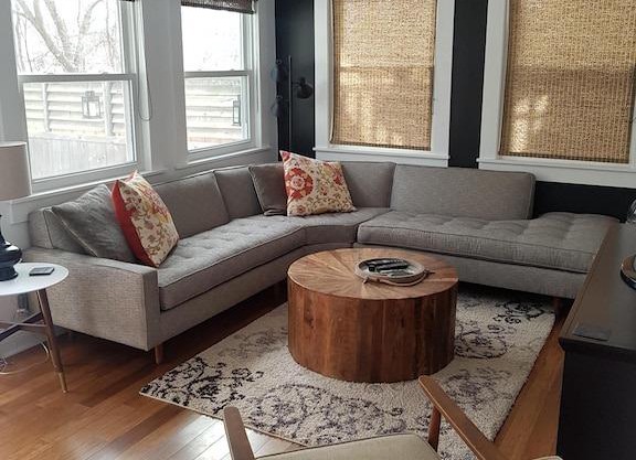 Stunning uptown Waterloo executive rental