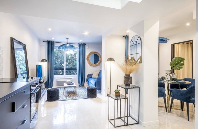 Thorigny - Two Bedroom Apartment, Sleeps 6