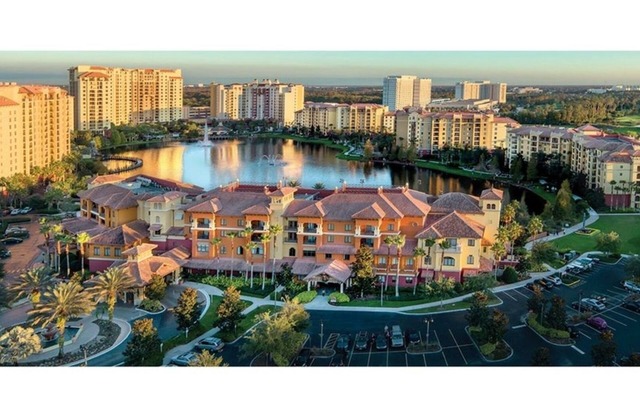 Three Bedroom Deluxe Luxury Condo, Orlando, Florida (1919676)