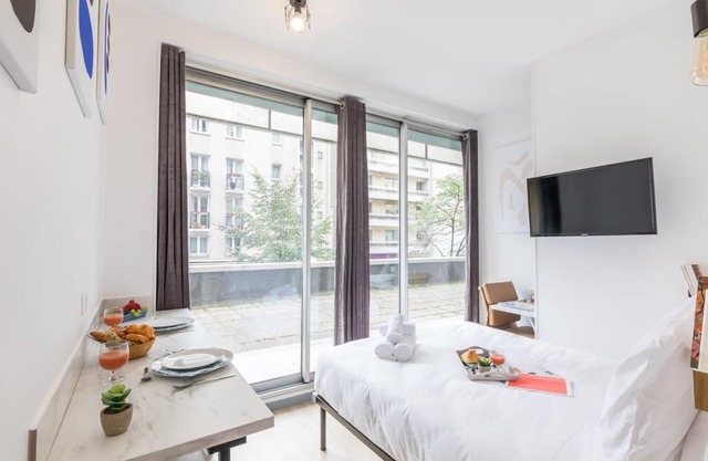 Tour Eiffel - Saint-Charles 12: cosy flat for 2
