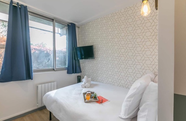 Tour Eiffel - Saint-Charles 17: Apt. for 2