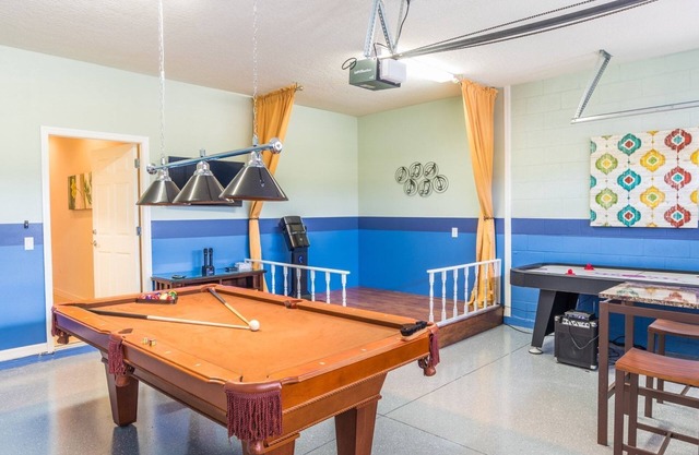 Windsor Westside Resort 7 Bedroom Home with Game Room