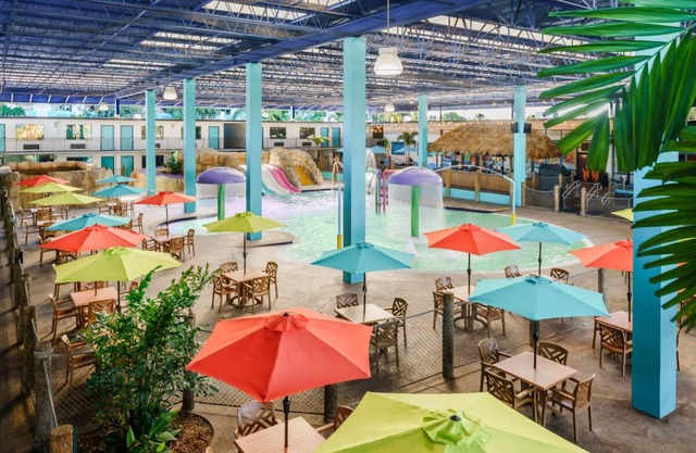 Wonderful Orlando Getaway! 2 Restful Units, Waterpark, Near SeaWorld Orlando