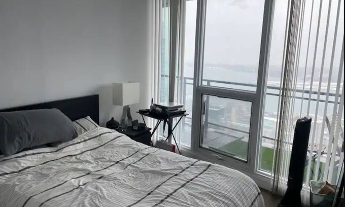 CityPlace Apartment | 1 Bedroom in a Penthouse (2 BR) Apartment- Lakeview - CityPlace