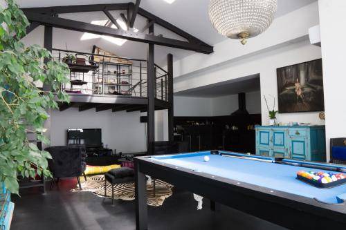 La Garenne-Colombes Villa | 100 m² Villa ∙ 4 bedrooms ∙ 7 guests