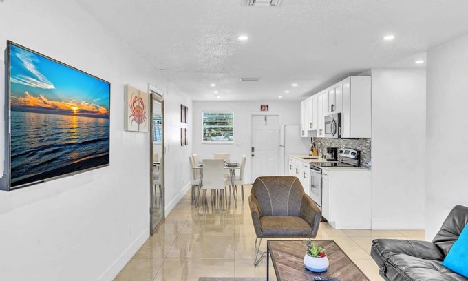 Royal Poinciana House | 102 m² House ∙ 2 bedrooms ∙ 6 guests