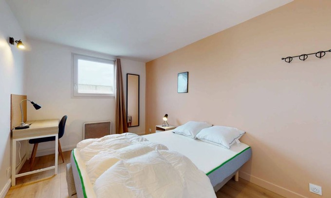 Noisy-le-Grand Resort | 104 m² Private room ∙ 1 bedroom ∙ 2 guests