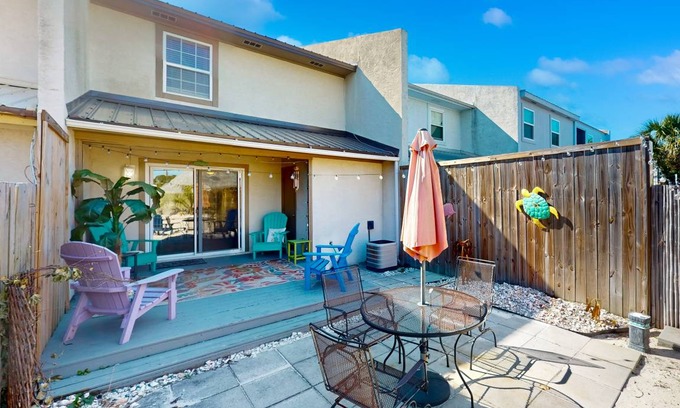 Bel Air House | 106 m² House ∙ 2 bedrooms ∙ 8 guests