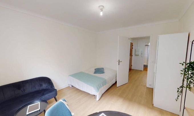 Porte d'Asnieres Resort | 106 m² Private room ∙ 1 bedroom ∙ 1 guest