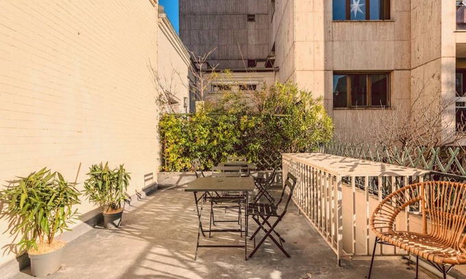 20th Arrondissement Resort | 107 m² Private room ∙ 1 bedroom ∙ 1 guest
