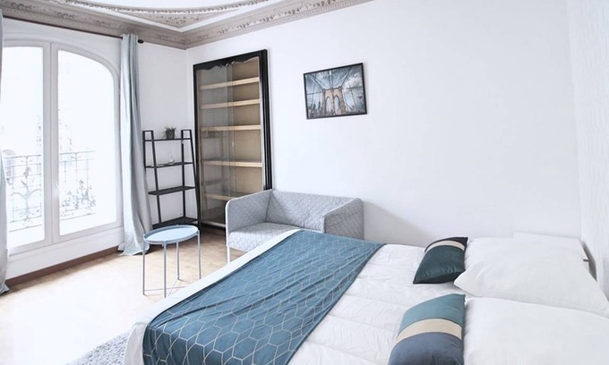 12th Arrondissement Resort | 108 m² Private room ∙ 1 bedroom ∙ 5 guests