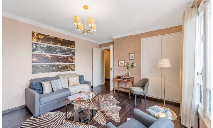 Paris City Center Apartment | 110 m² Apartment ∙ 3 bedrooms ∙ 6 guests
