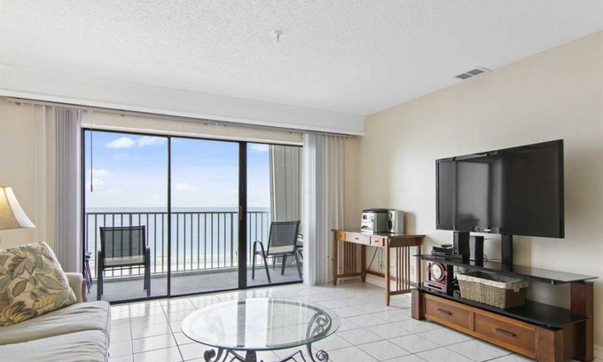 Madeira Beach Condo | 112 m² Condo ∙ 2 bedrooms ∙ 6 guests