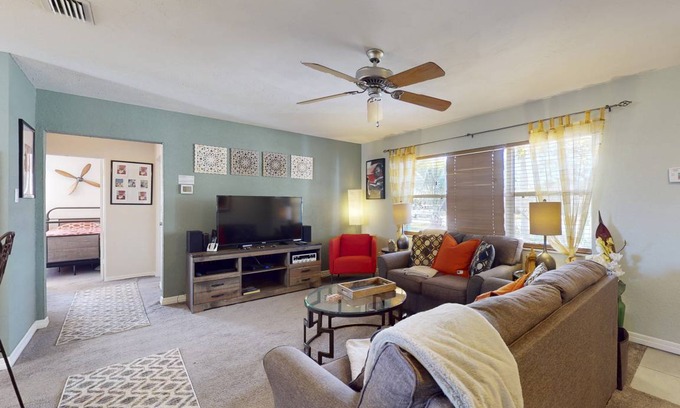 South Bradenton House | 112 m² House ∙ 2 bedrooms ∙ 4 guests