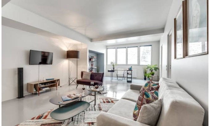 3rd Arrondissement Apartment | 115 m² Apartment ∙ 2 bedrooms ∙ 7 guests