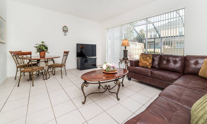 Windsor Hills House | 129 m² House ∙ 3 bedrooms ∙ 7 guests