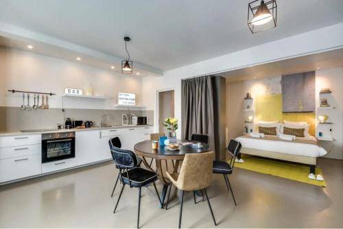 Quartier Sainte-Avoye Apartment | 131 m² Apartment ∙ 3 bedrooms ∙ 10 guests