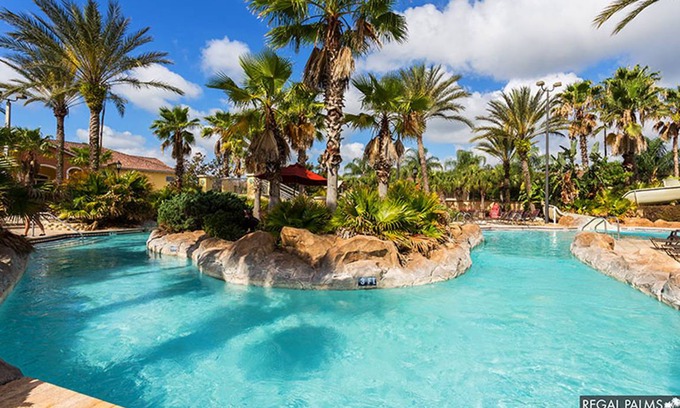 Regal Palms House | 133 m² House ∙ 4 bedrooms ∙ 8 guests