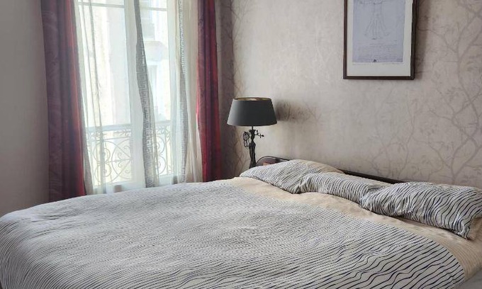 Clichy Bed & Breakfast | 14 m² Bed and breakfast ∙ 2 guests