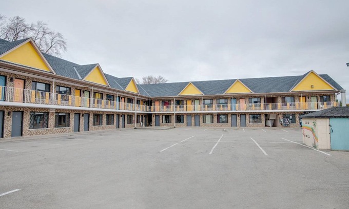 Niagara Falls Hotel | 14 m² Hotel ∙ 127 guests