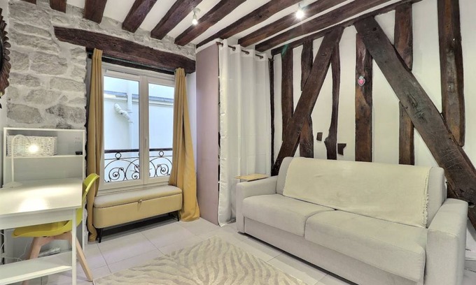 Marais Apartment | 15 m² Apartment ∙ 1 guest