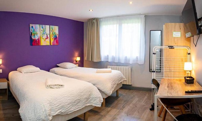 Villeneuve-le-Roi Apartment | 15 m² Serviced apartment ∙ 2 guests
