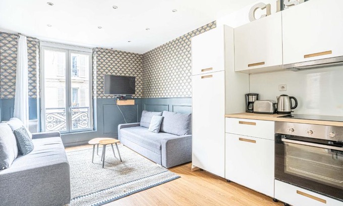 Bonne-Nouvelle Apartment | 18 Luxury Parisien Home Montorgueil 2