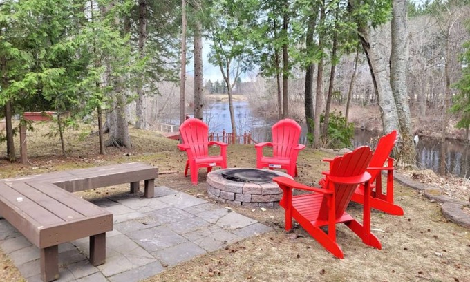 Kawartha Lakes Apartment | 190 m² Apartment ∙ 3 bedrooms ∙ 8 guests
