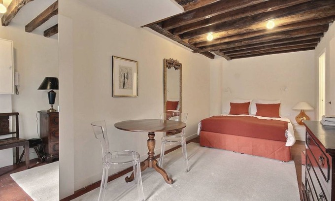 Les Halles Apartment | 20 m² Apartment ∙ 1 guest