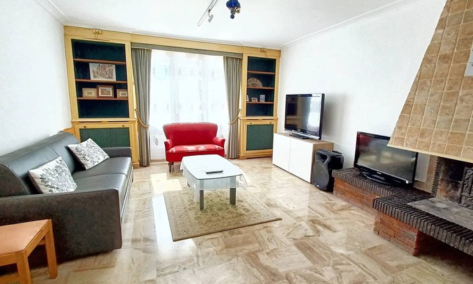 Bondy House | 200 m² House ∙ 5 bedrooms ∙ 10 guests