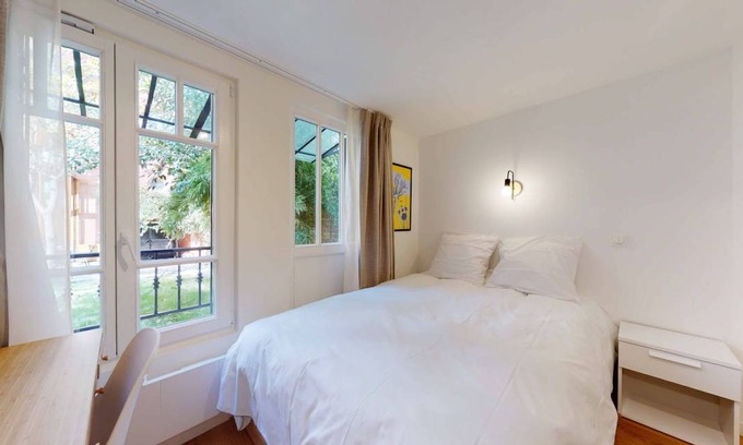 Suresnes Resort | 232 m² Private room ∙ 1 bedroom ∙ 2 guests