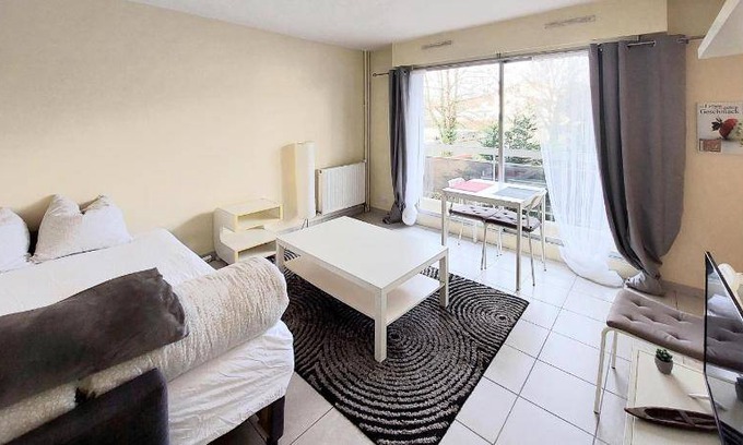 Les Pavillons-sous-Bois Apartment | 24 m² Apartment ∙ 3 guests