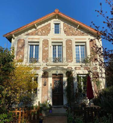 Villiers-sur-Marne Bed & Breakfast | 25 m² Bed and breakfast ∙ 2 guests