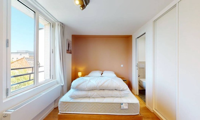 Montreuil Resort | 260 m² Private room ∙ 1 bedroom ∙ 2 guests