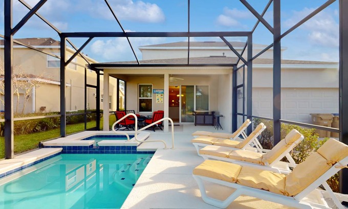 Trafalgar Village House | 261 m² House ∙ 4 bedrooms ∙ 10 guests