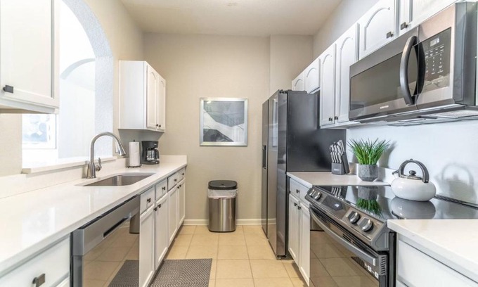 Windsor Hills House | 2788 Windsor Hills
