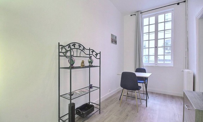 Saint-Germain-des-Pres Apartment | 28 m² Apartment ∙ 1 bedroom ∙ 2 guests