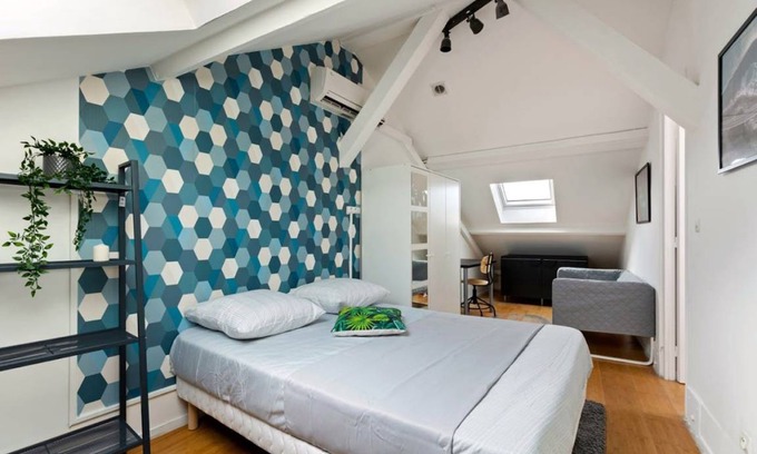 Louis Bertrand-Mirabeau-Semard Resort | 280 m² Private room ∙ 1 bedroom ∙ 11 guests