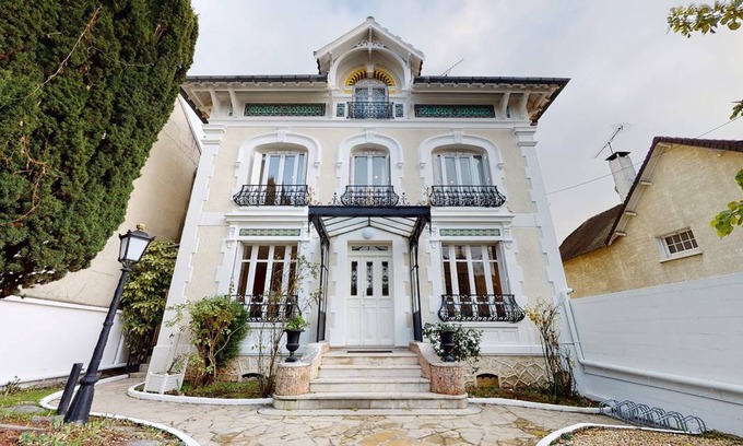 Rosny-sous-Bois Resort | 281 m² Private room ∙ 1 bedroom ∙ 2 guests