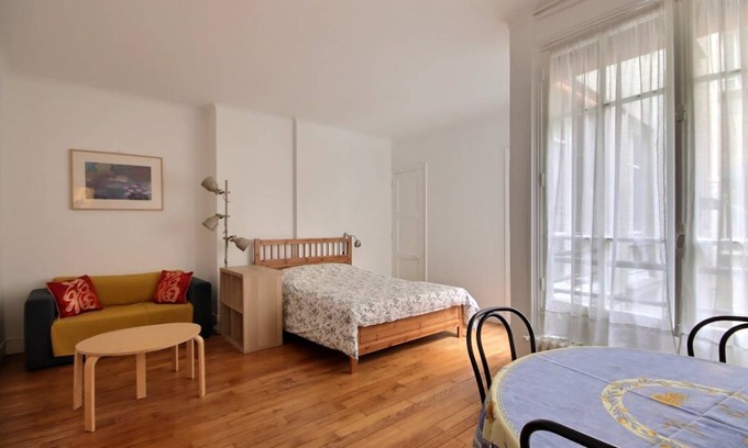 Saint-Victor Apartment | 29 m² Apartment ∙ 2 guests