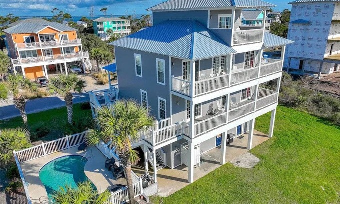 Seagrass House | 292 m² House ∙ 4 bedrooms ∙ 14 guests