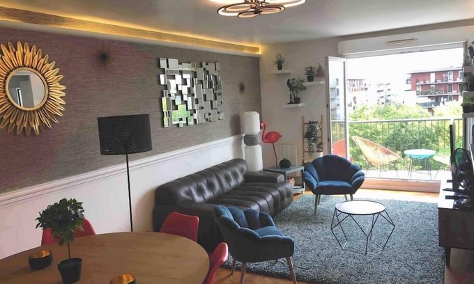 Saint-Denis Apartment | 3 bedrooms + Safe parking in Paris-Stade de France, FELLINI