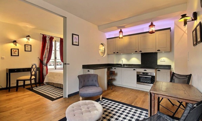 Saint-Germain-des-Pres Apartment | 30 m² Apartment ∙ 1 bedroom ∙ 2 guests