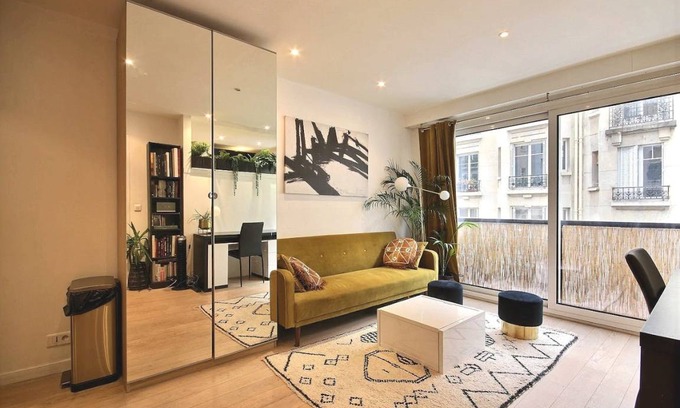 Passy Apartment | 30 m² Apartment ∙ 3 guests