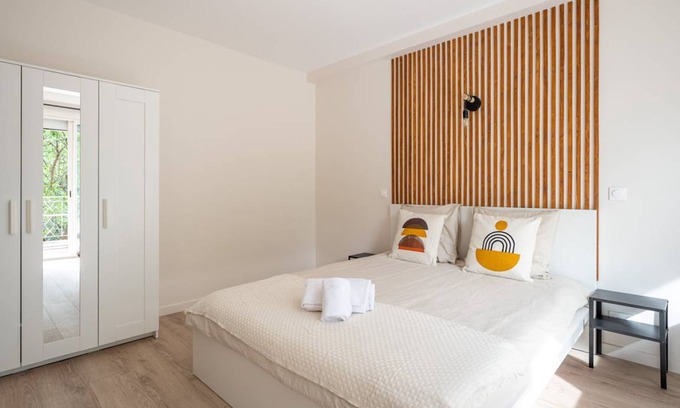 Issy-les-Moulineaux Resort | 300 m² Private room ∙ 1 bedroom ∙ 1 guest