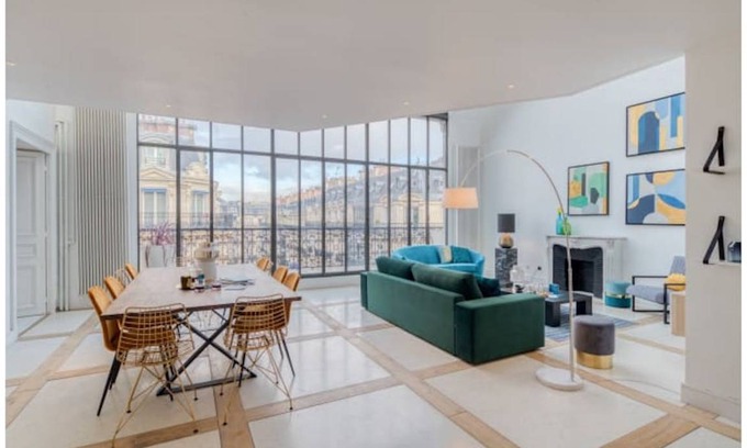 Champs-Elysees Apartment | 320 m² Apartment ∙ 5 bedrooms ∙ 10 guests
