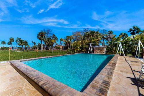 Port Richey House | 361 m² House ∙ 5 bedrooms ∙ 18 guests